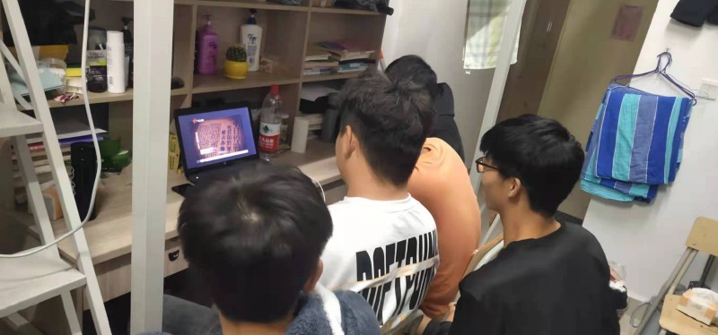 工程学院学生观看《大抗战：12.9运动》2.jpg